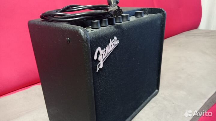 Комбик Фендер Мустанг а LT 25