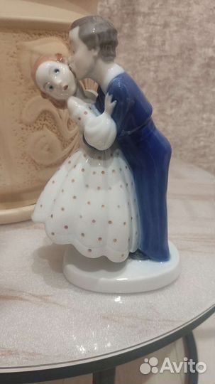 Статуэтка Первый поцелуй.Bing & Grondahl