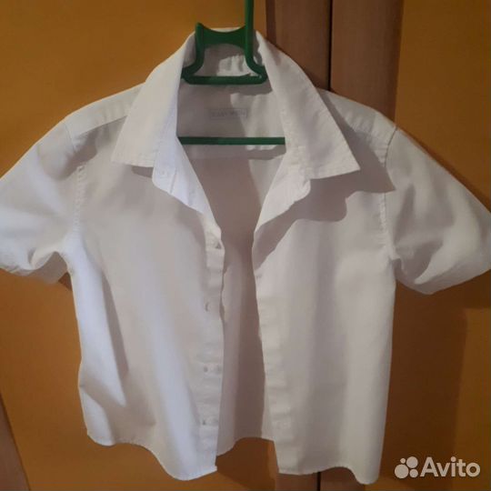 Костюм детский р-р 116-122 + 2 рубашки