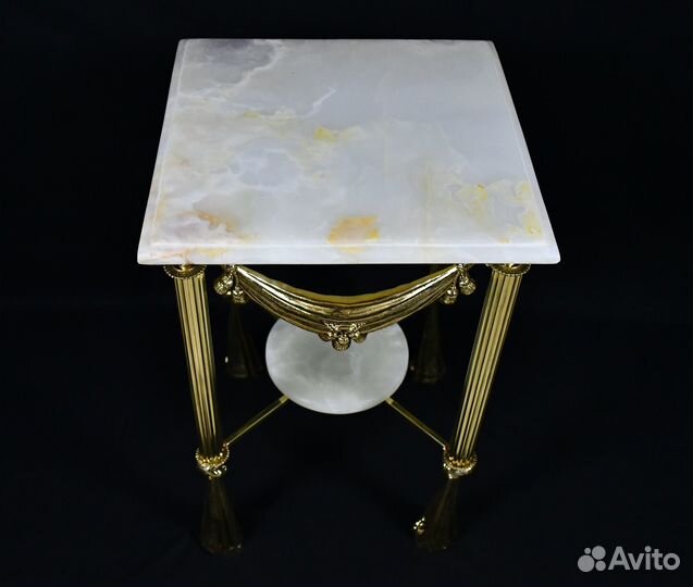 Журнальный столик