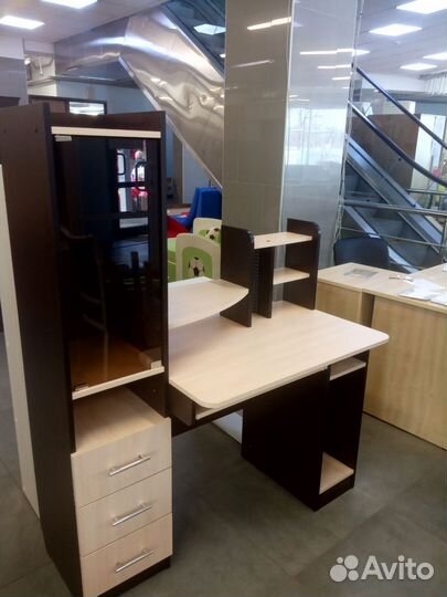 Компьютерный стол новый