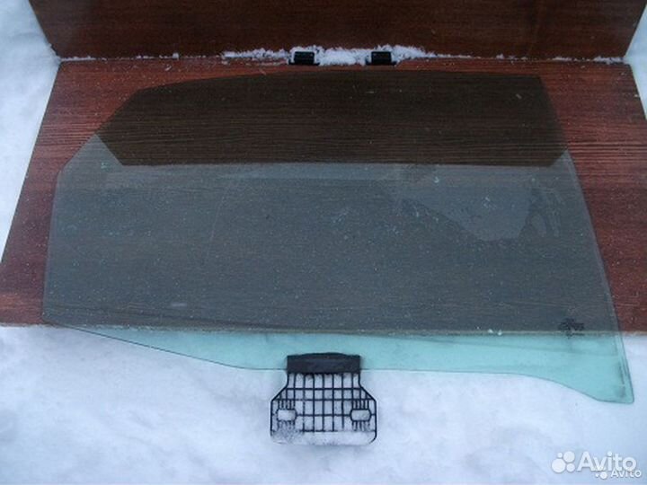 Ауди А4 (В7, В6) дверные стекла