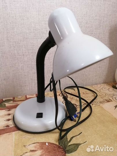 Лампа настольная