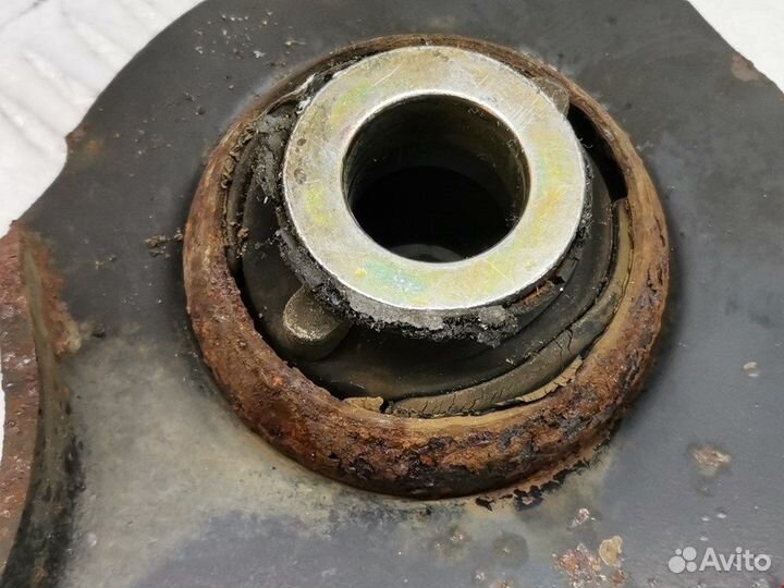 Рычаг передний левый для Renault Laguna 2