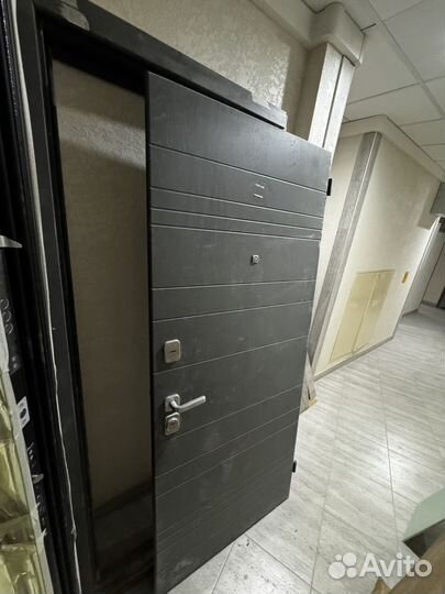 Дверь входная металлическая