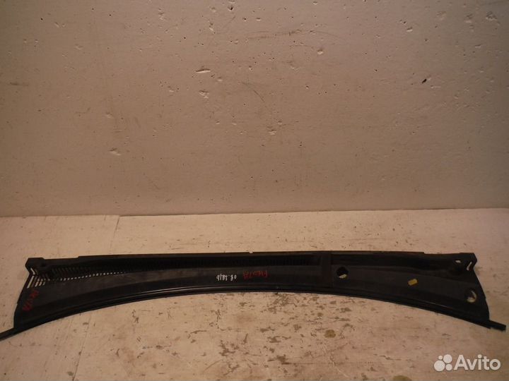 Облицовка ветрового стекла ford Fiesta 5 2006