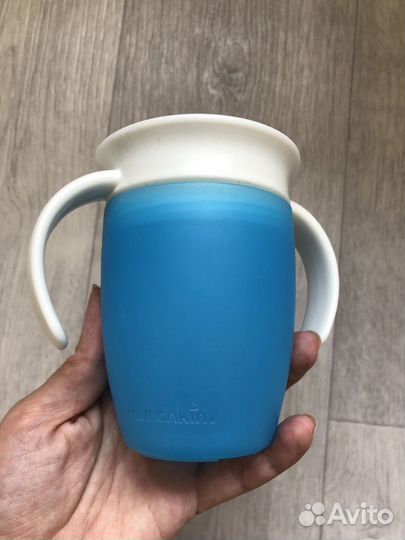 Поильник непроливайка munchkin