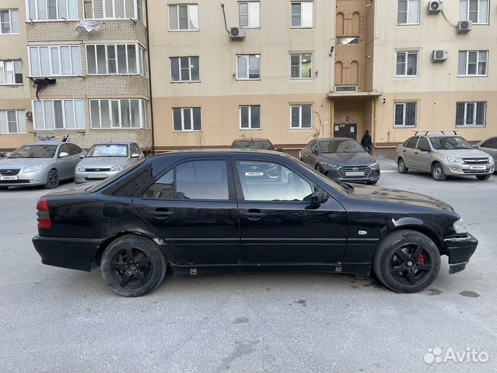 Mercedes-Benz C-класс 2.0 AT, 1999, битый, 570 629 км