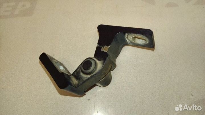 Петля двери верхняя передняя правая Volkswagen