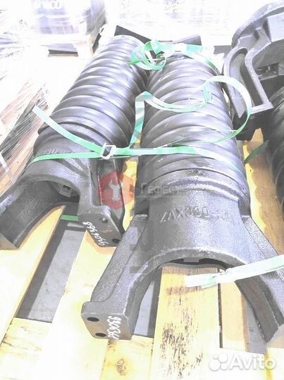 Натяжитель гусеницы Hyundai R360LC-7A 81QA-15014