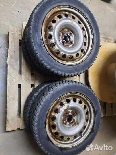 Goodyear UltraGrip 205/55 R16 94T