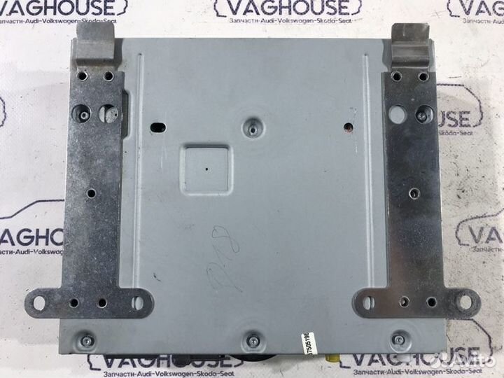 Блок управления магнитолой Audi A8 D3 2007