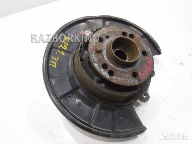 Кулак задний правый