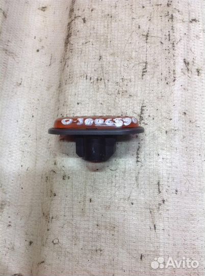 Повторитель на крыло желтый Renault Trafic 2 (200