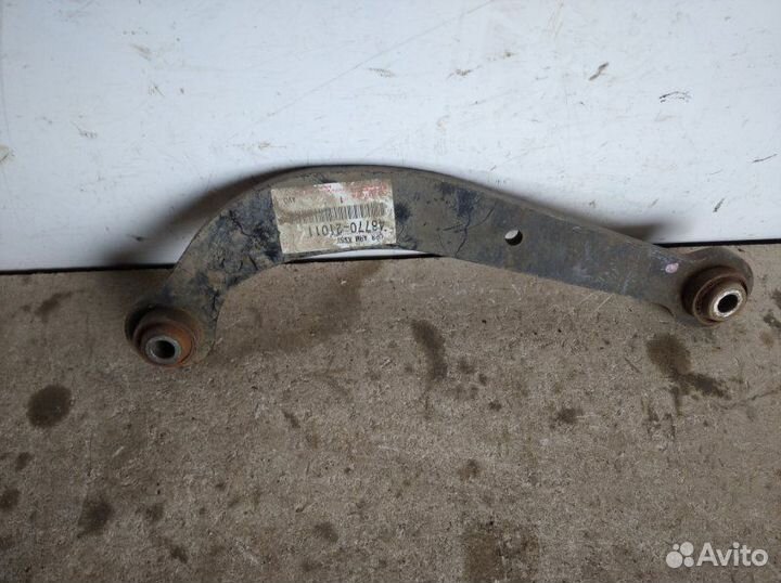 Рычаг задний левый Toyota Avensis II 2003-2008