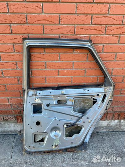 Задняя правая дверь LADA Priora, 2110, 2112