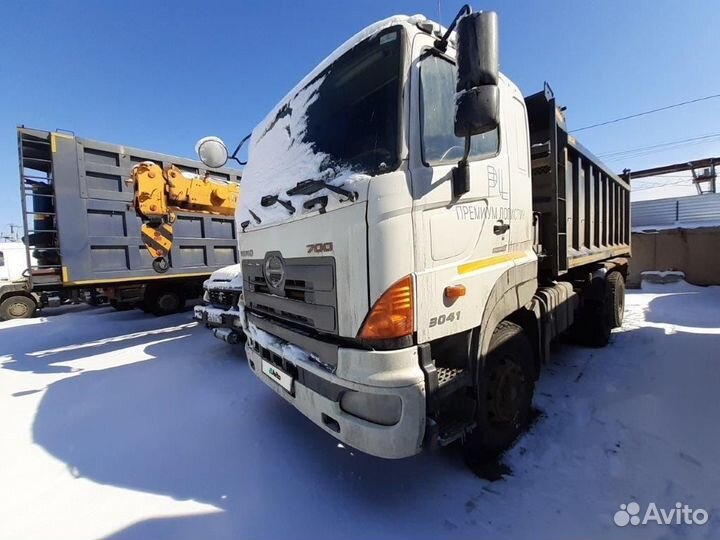 Hino 700 (Profia), 2017