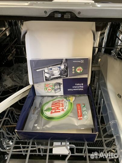 Встраиваемая посудомоечная машина Electrolux EMS47