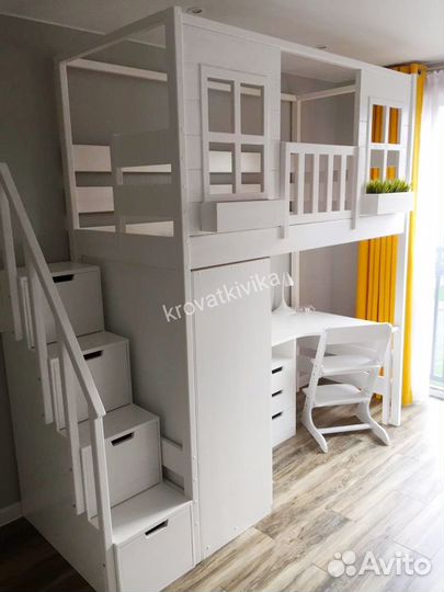 Комплект кровать чердак + шкаф + стол