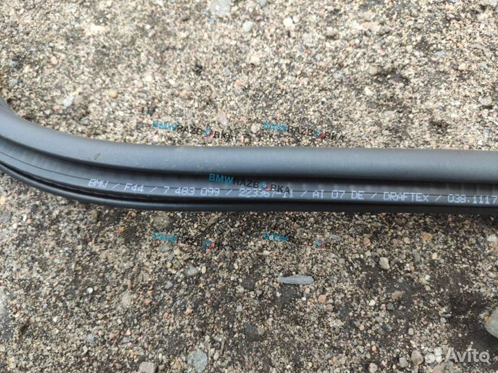 Уплотнитель дверного проема задний BMW F44 7483099