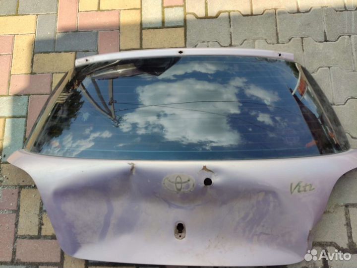 Заднее стекло vitz витц