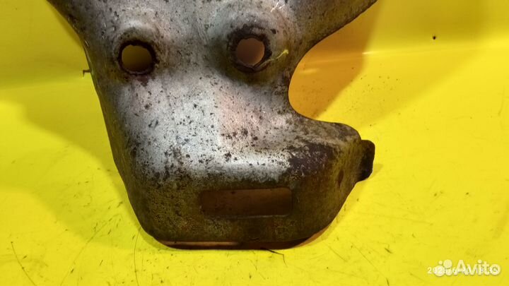 Термоэкран выпускного коллектора Nissan Almera N16