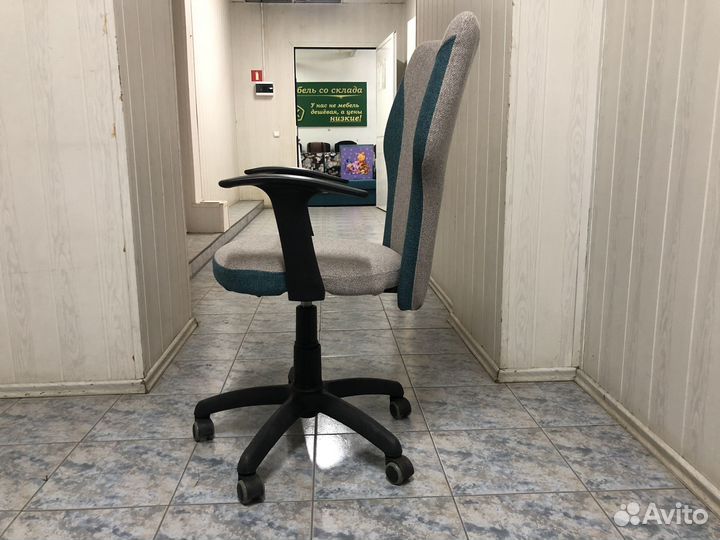 Детское компьютерное кресло в ткани в наличии