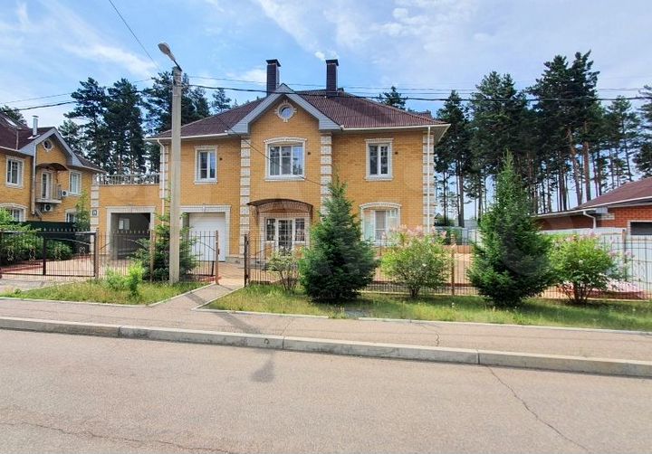 Коттедж 415 м² на участке 9,4 сот.