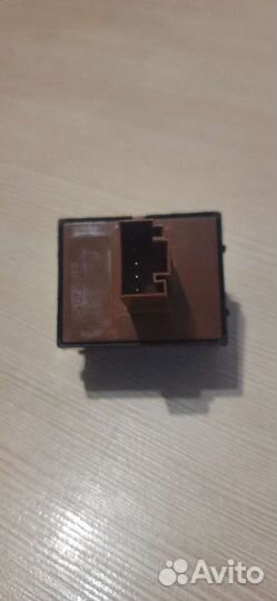 Блок управления стеклоподъемниками Skoda