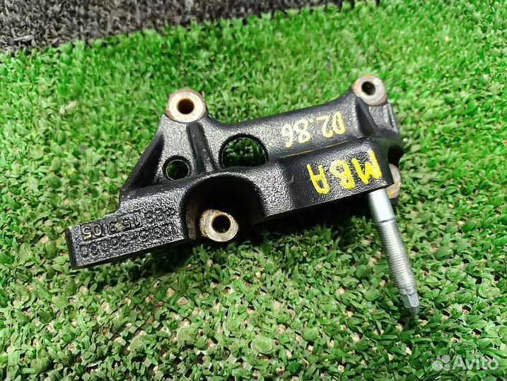 Кронштейн крепления двигателя Lexus RX300