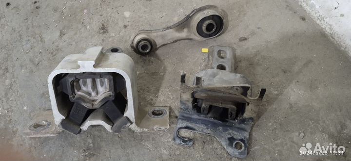 Подушка двигателя vesta