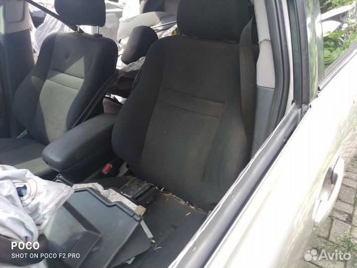 Четверть задняя toyota avensis t250