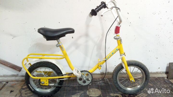 2 детских велосипеда и беговел