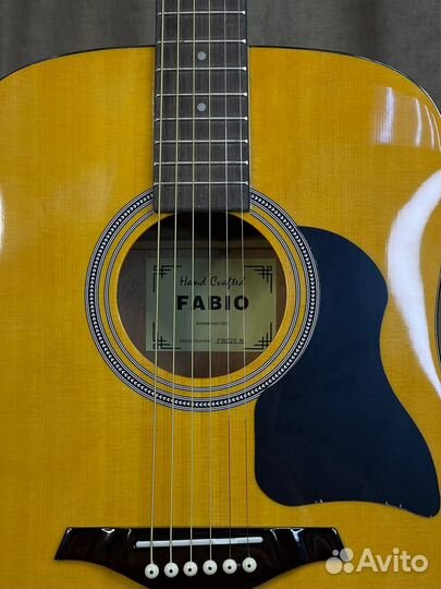 Акустическая гитара дредноут