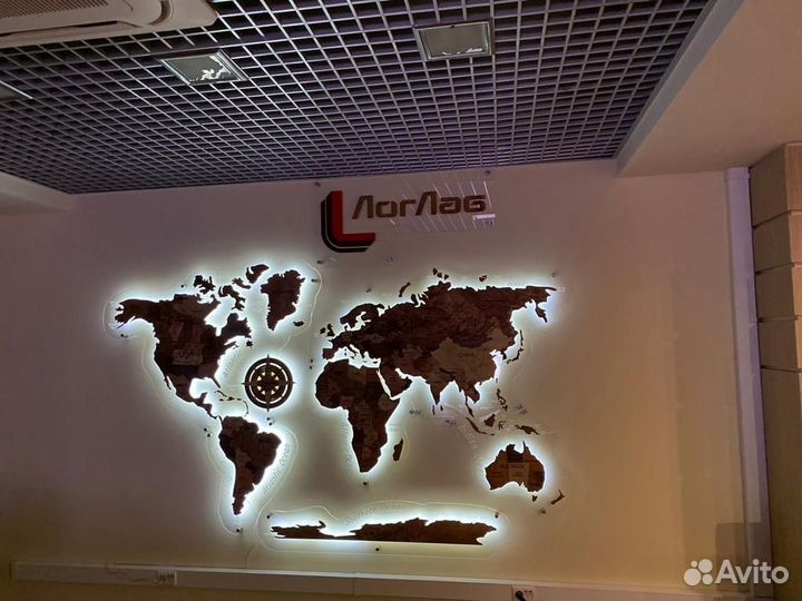 Карта мира на стену с логотипом компании