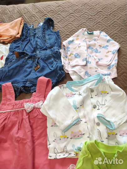 Пакет детских вещей на девочку с рождения до года