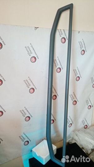 Рамка решетки радиатора верх. для ступеньки Volvo