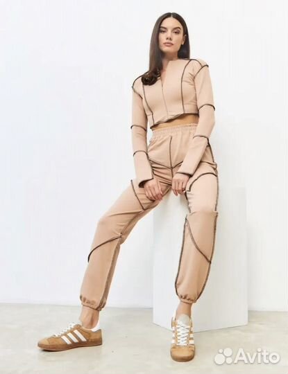 Костюм женский