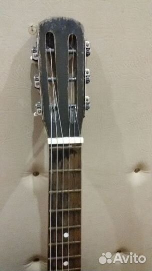 Акустическая гитара