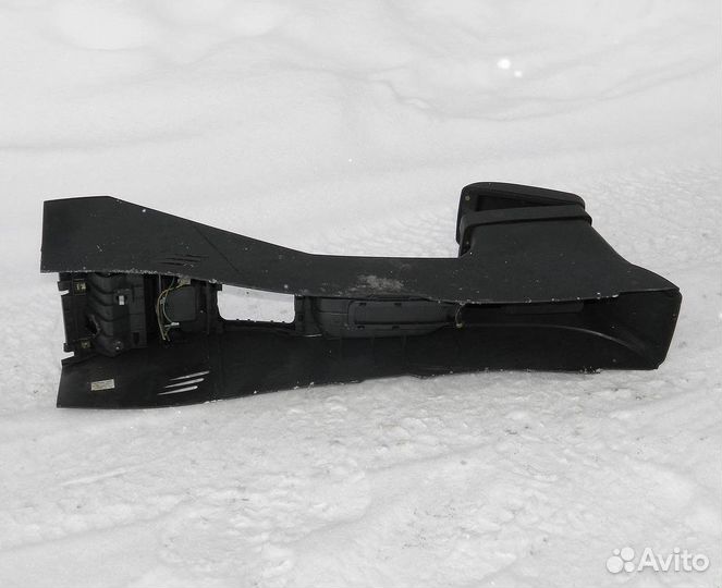 Консоль центральная с подлокотником Lifan Breez