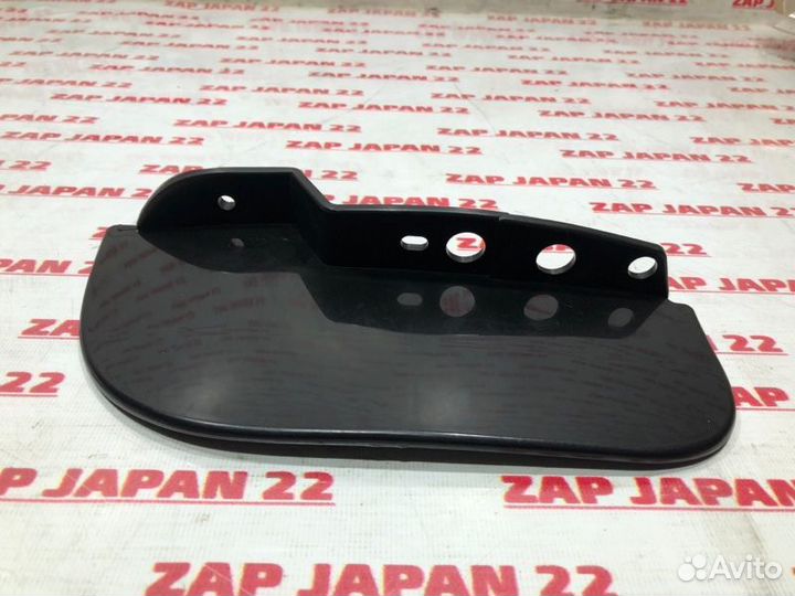 Брызговик передний правый Toyota Rav4 ACA31