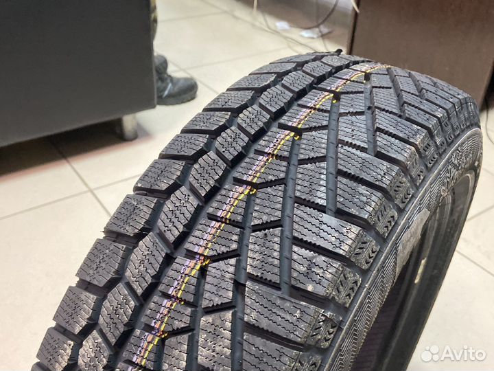 Gislaved Soft Frost 200 205/60 R16 98T