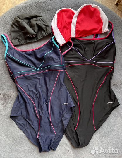 Купальники и шапочки для плаванья.Пакетом