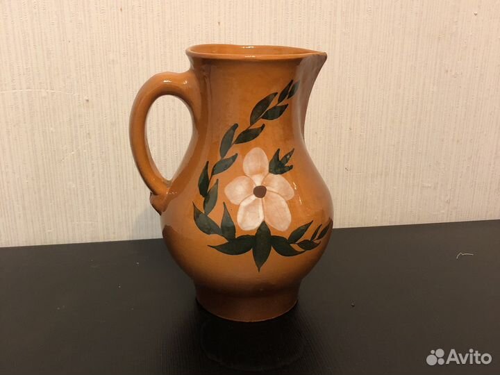 Глиняный кувшин