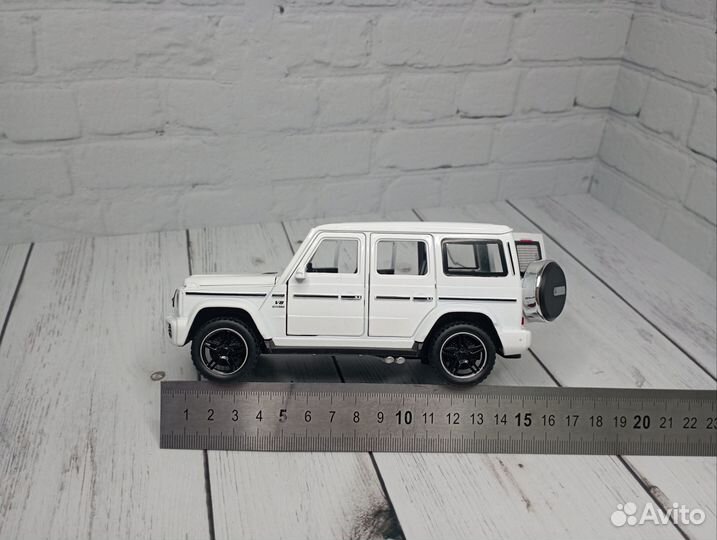 Mercedes гелентваген металлическая машинка мерс