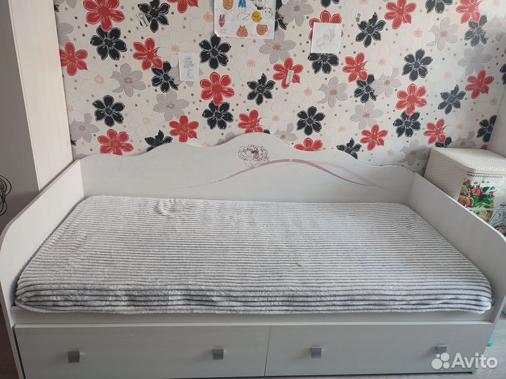 Продам набор мебели