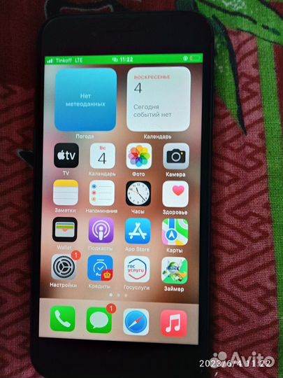 Телефон iPhone 8 64 gb