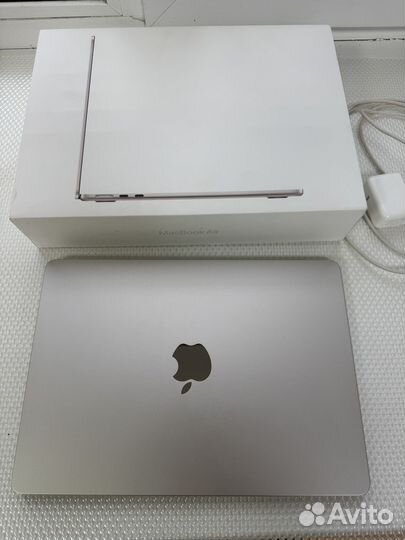 Apple macbook air 13.6 m2 2022