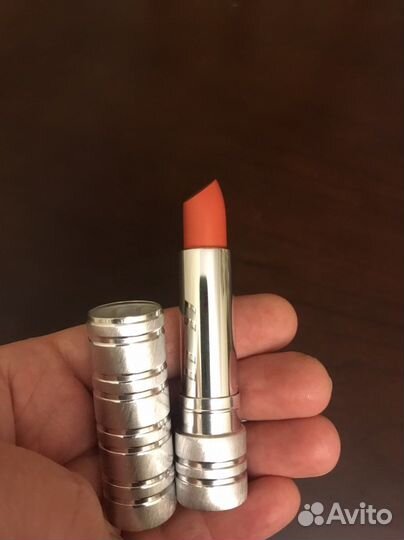 Помада Clinique