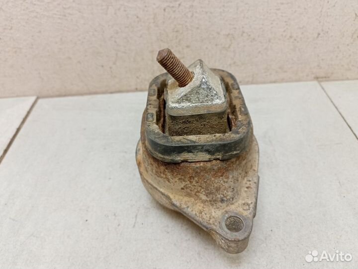 Опора двигателя Ленд Ровер